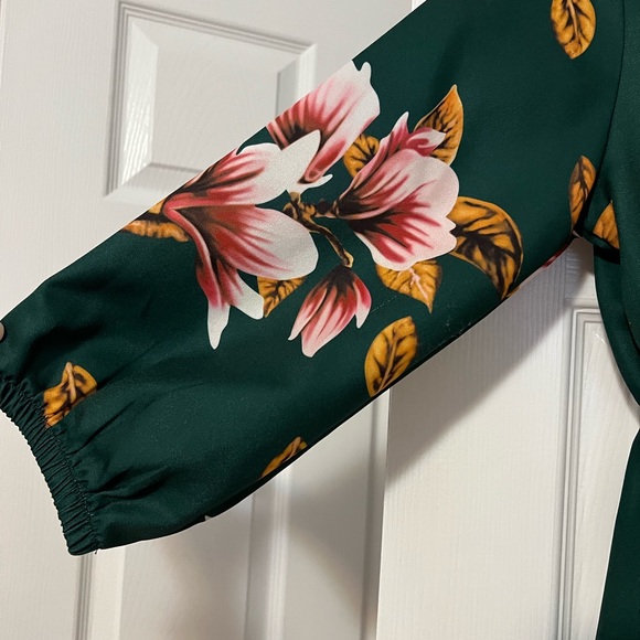 SHEIN Women’s Green Floral Dress - Picture 5 of 7
